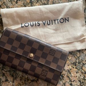 Sarah Wallet- Louis Vuitton
